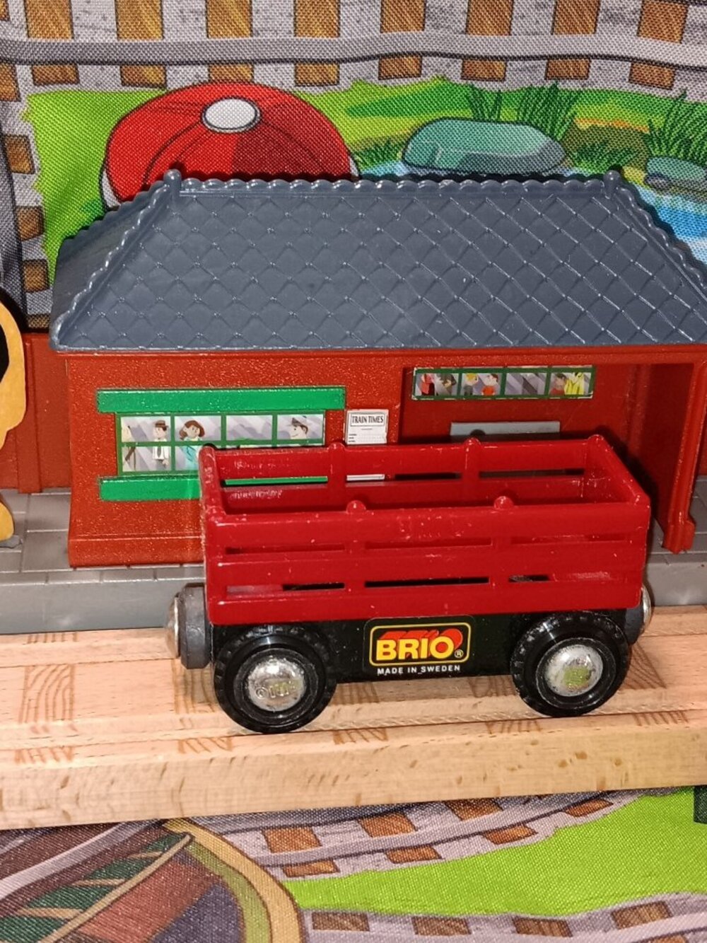 Brio Wooden Railway Train Track Red Cattle Wagon Cargo Car